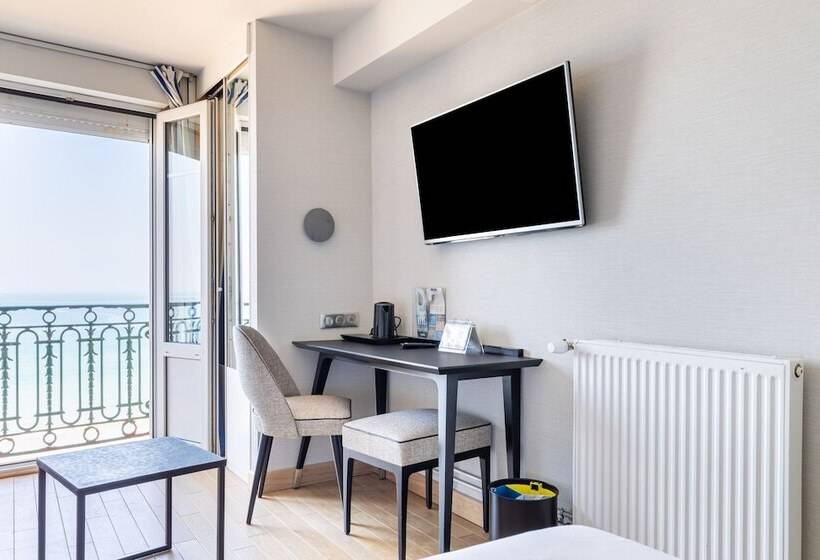 غرفة قياسية رباعية مطلة على البحر, Kyriad Saint Malo Centre Plage