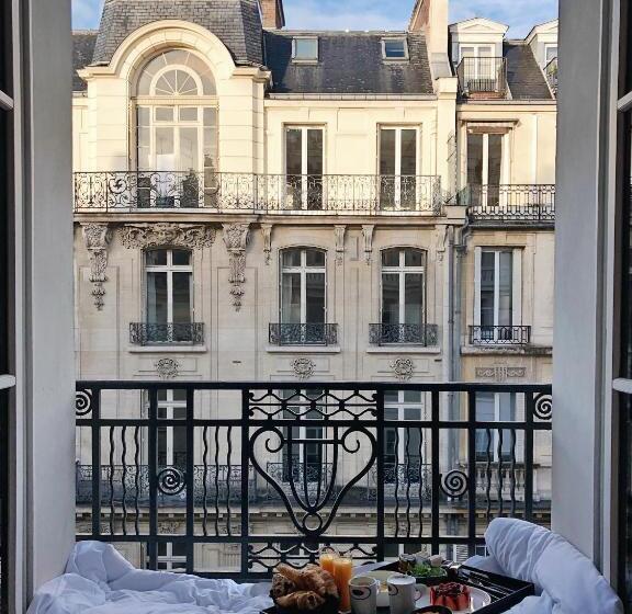 اتاق پرستیژ, Marignan Champs Elysees