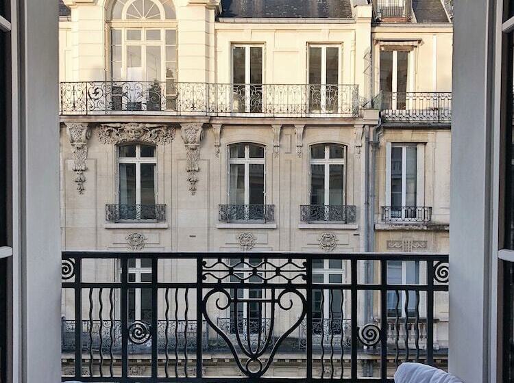 اتاق لوکس, Marignan Champs Elysees