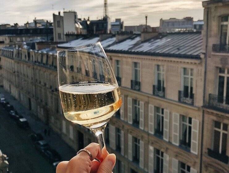 اتاق پرستیژ, Marignan Champs Elysees