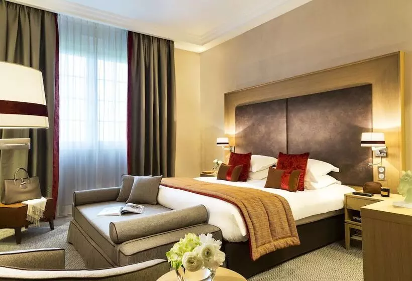 اتاق لوکس با چشم‌انداز دریا, Hôtel Barrière L Hôtel Du Golf