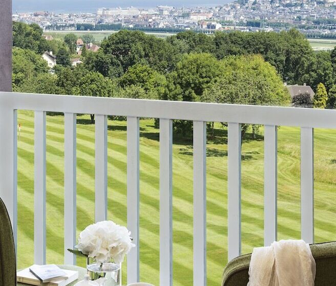 带海景的行政房, Hôtel Barrière L Hôtel Du Golf