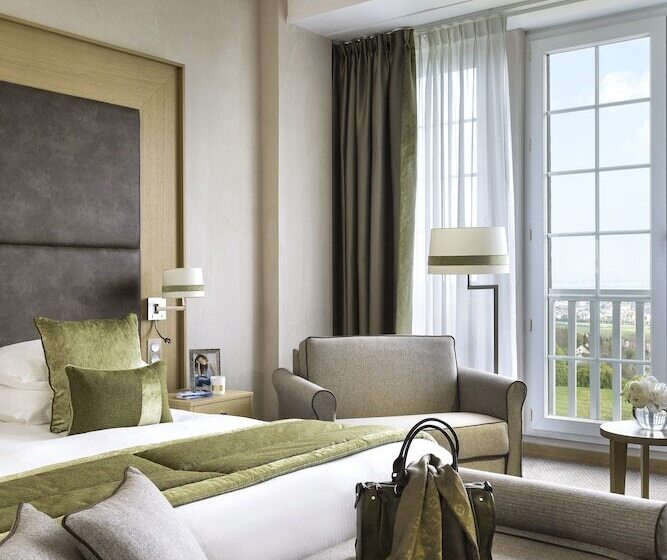 带海景的行政房, Hôtel Barrière L Hôtel Du Golf