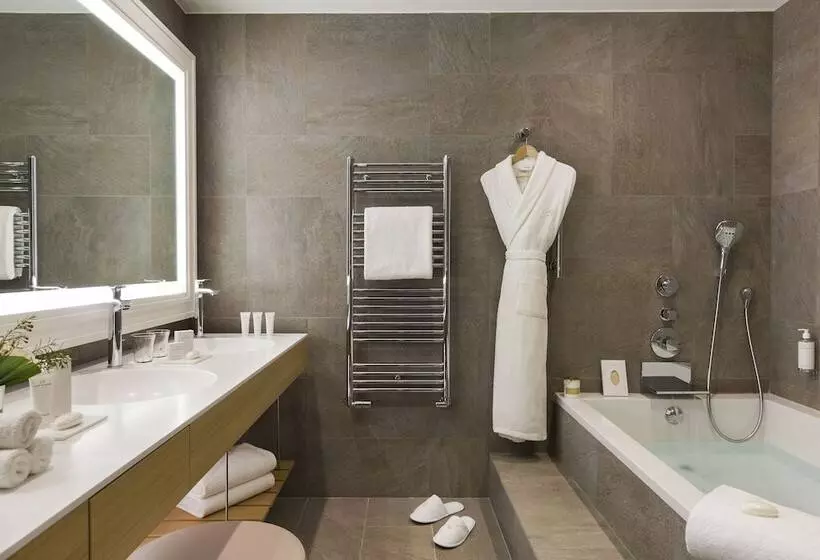 سوییت جونیور, Hôtel Barrière L Hôtel Du Golf