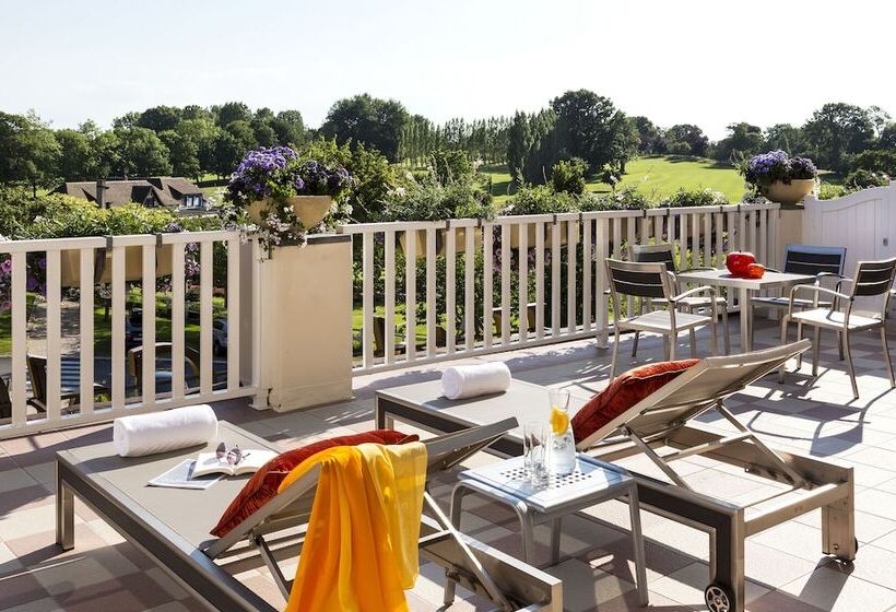 Полулюкс Одноместный с Террасой, Hôtel Barrière L Hôtel Du Golf