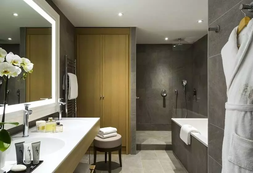 سوییت لوکس, Hôtel Barrière L Hôtel Du Golf
