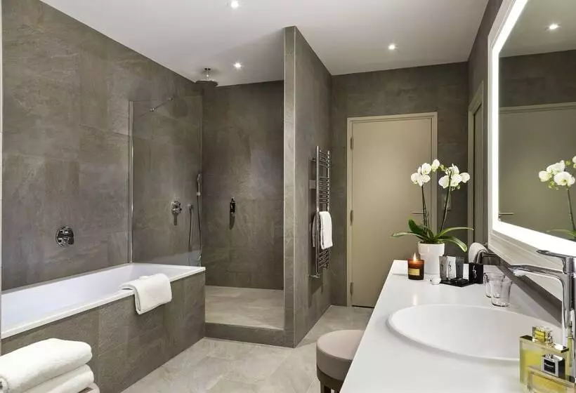 سوییت لوکس, Hôtel Barrière L Hôtel Du Golf