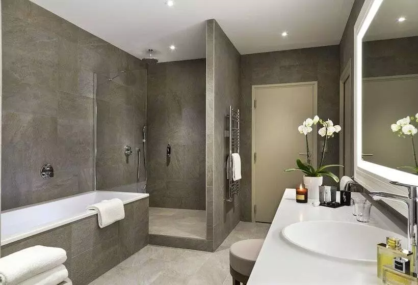 سوییت لوکس, Hôtel Barrière L Hôtel Du Golf