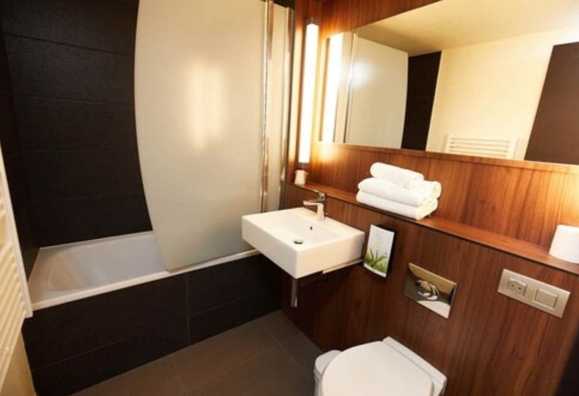 اتاق استاندارد, Campanile Pau Est Bizanos