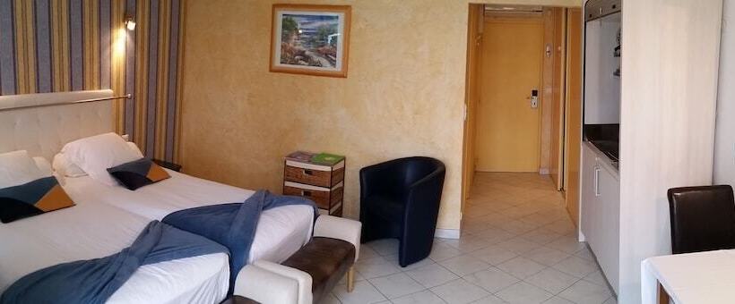 Номер Комфорт Вид на Бассейн, Chambre D'hôtes La Potinière