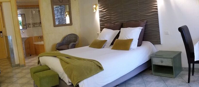 Номер Комфорт Вид на Бассейн, Chambre D'hôtes La Potinière