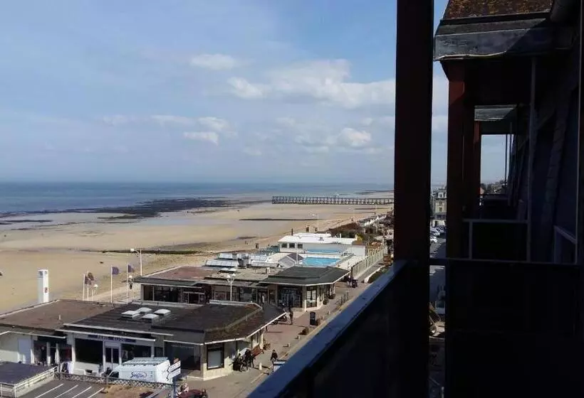 Standard Room Sea View with Balcony, Des Thermes Et Du Casino