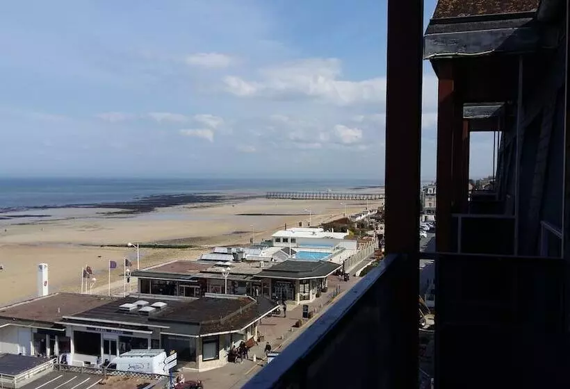 Standard Room Sea View with Balcony, Des Thermes Et Du Casino