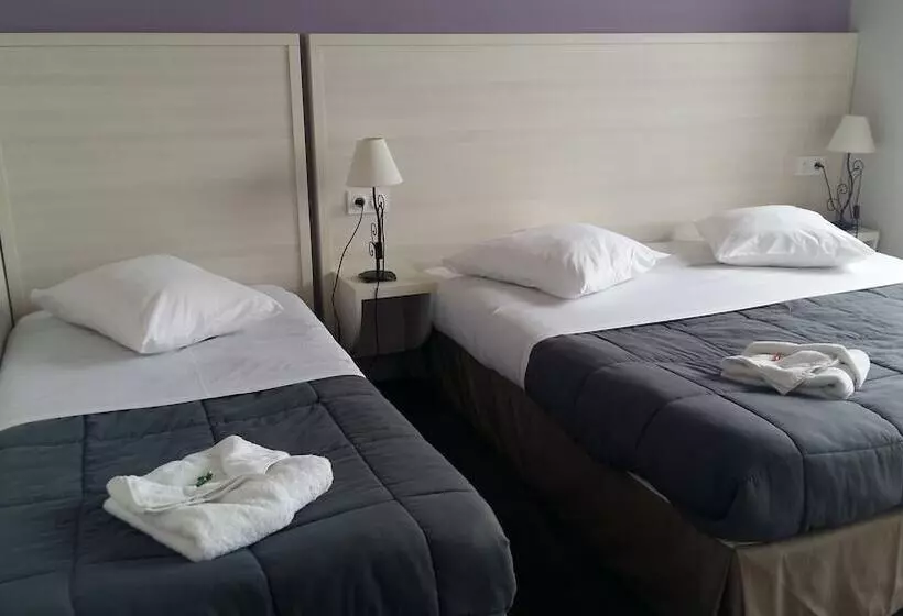 Standard Triple Room, Des Thermes Et Du Casino
