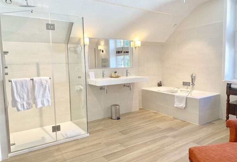 家庭套房, Domaine De La Tortiniere