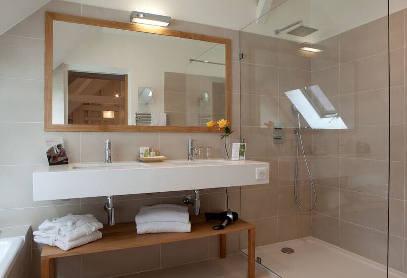 标准三人间, Domaine De La Tortiniere