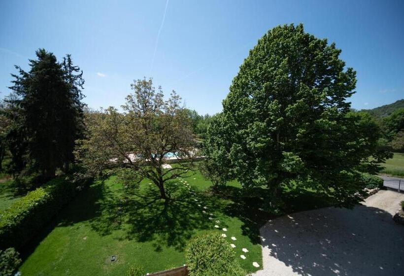 Четырехместный Номер Стандарт, Logis Hôtels   Hôtel Restaurant Domaine Les Falaises