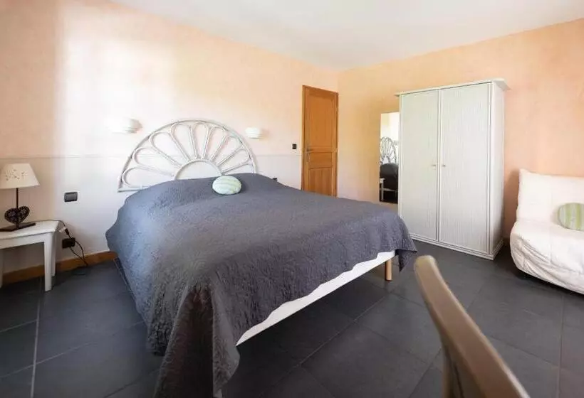 Standard Room with Balcony, Logis Hôtels   Hôtel Restaurant Domaine Les Falaises