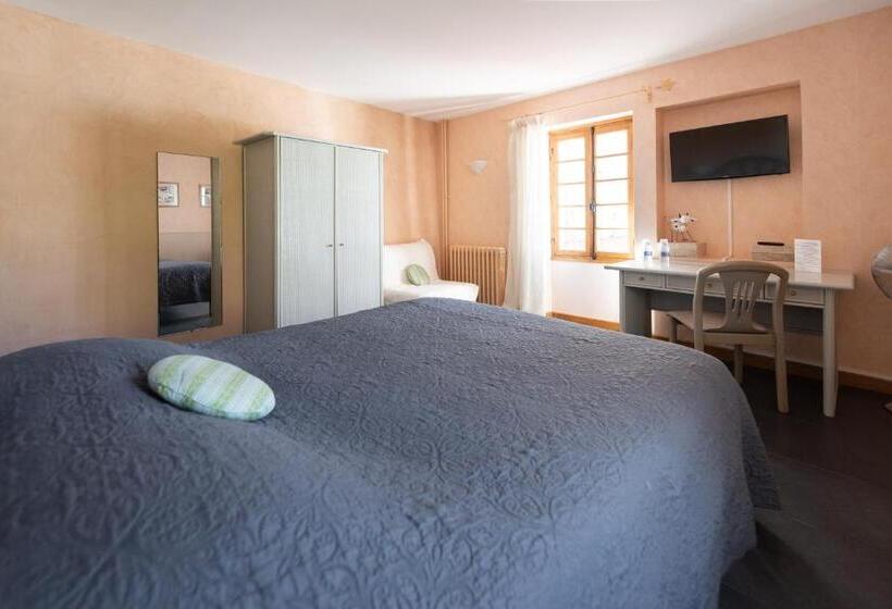 Номер Стандарт с Балконом, Logis Hôtels   Hôtel Restaurant Domaine Les Falaises