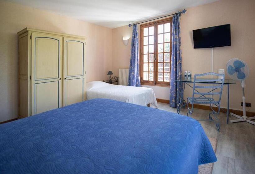 Номер Стандарт Трехместный, Logis Hôtels   Hôtel Restaurant Domaine Les Falaises