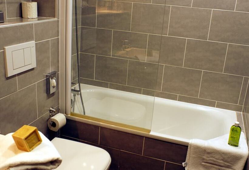 スタンダードルーム, Edmond Rostand