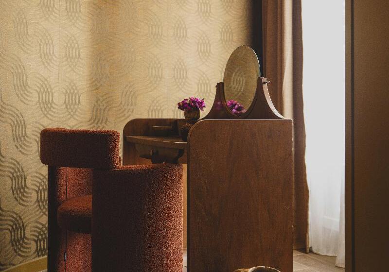 スイート, Gounod Fully Renovated