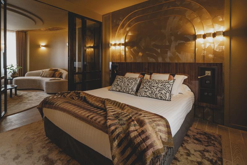 スイート, Gounod Fully Renovated