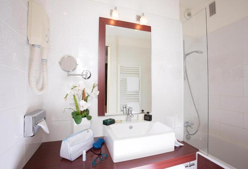 四人标准间, Logis Hotels Grand Hotel D Orléans