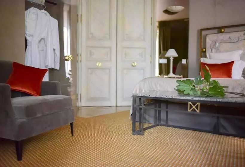 سوییت جونیور لوکس, Grand Hôtel Du Lion D Or