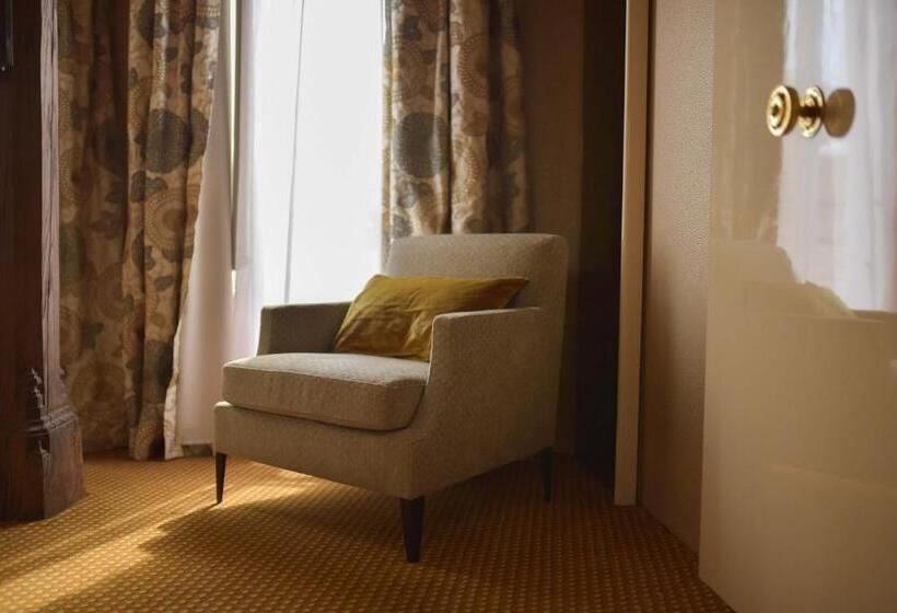 Полулюкс Повышенной Комфортности, Grand Hôtel Du Lion D Or