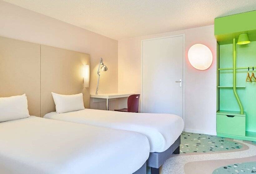 Номер Стандарт, Greet Hotel Versailles   Voisins Le Bretonneux