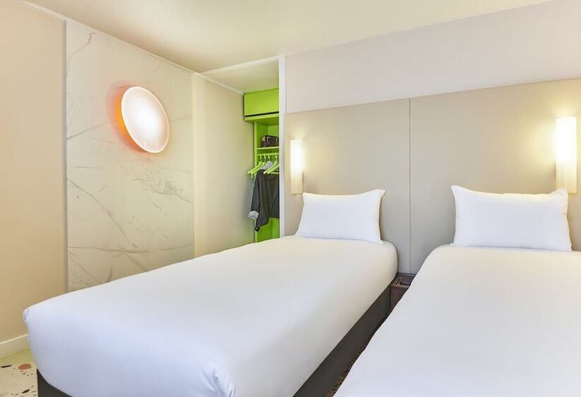 Номер Стандарт, Greet Hotel Versailles   Voisins Le Bretonneux