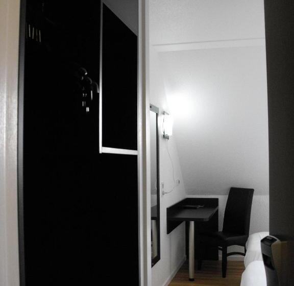 Номер Стандарт, Hôtel D Alsace