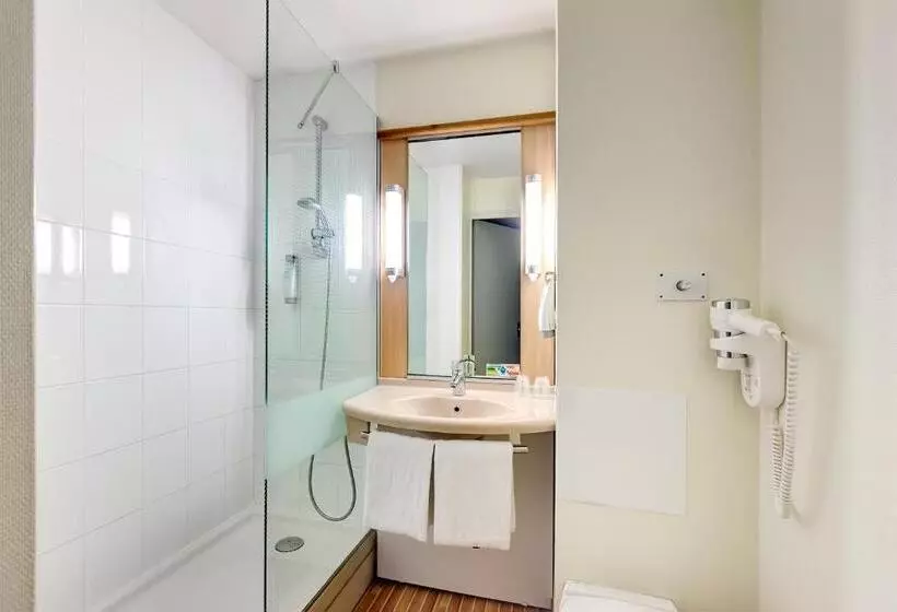 Standard Single Room Single Bed, Ibis Agen Centre Gare