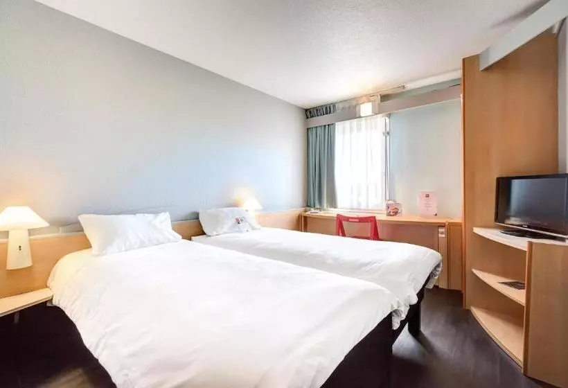 Standard Single Room Single Bed, Ibis Agen Centre Gare