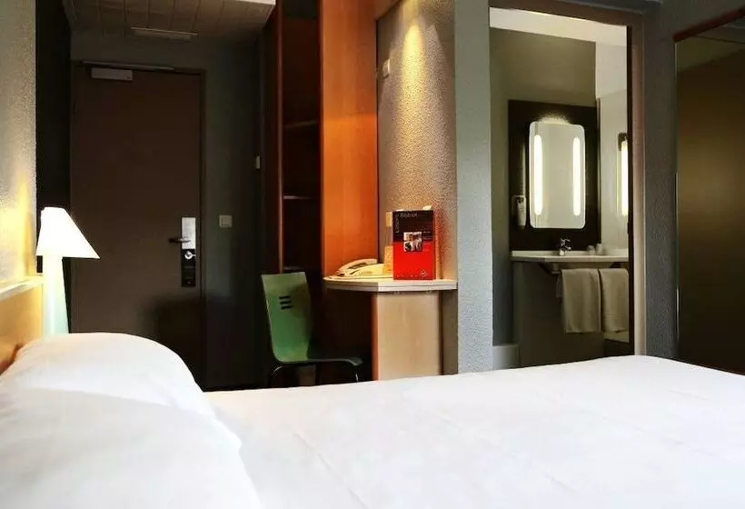 Camera Standard, Ibis Orange Centre