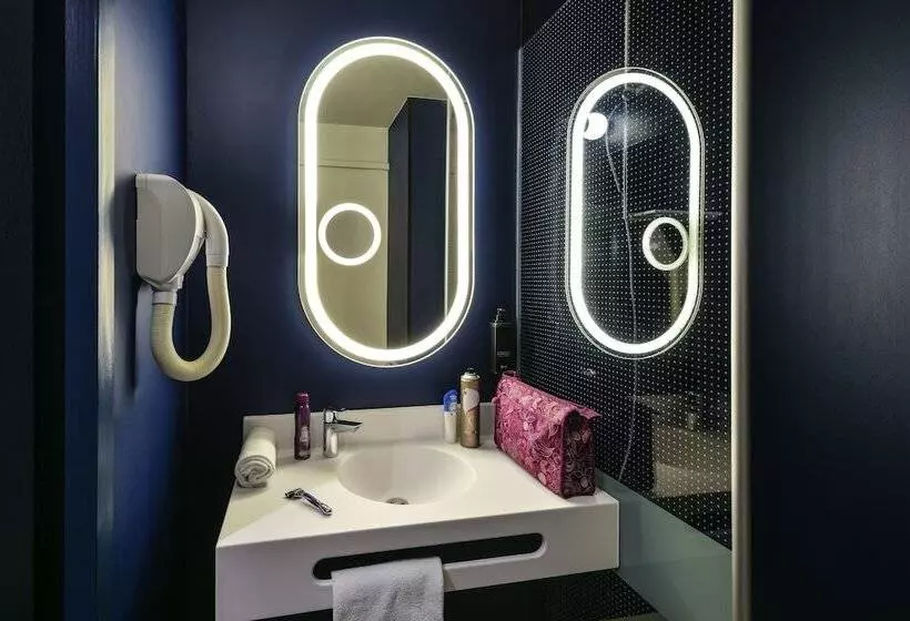 ダブルベッドスタンダードルーム, Ibis Saint Rambert D Albon