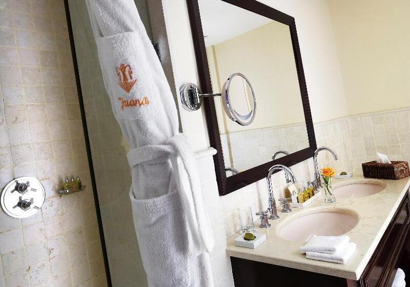 غرفة كلاسيكية, Juana