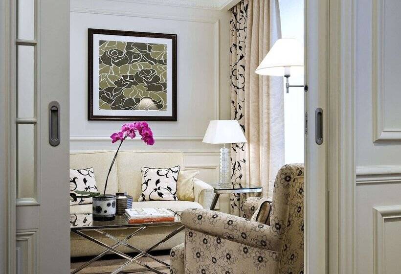 Deluxe Suite King Bed, Keppler