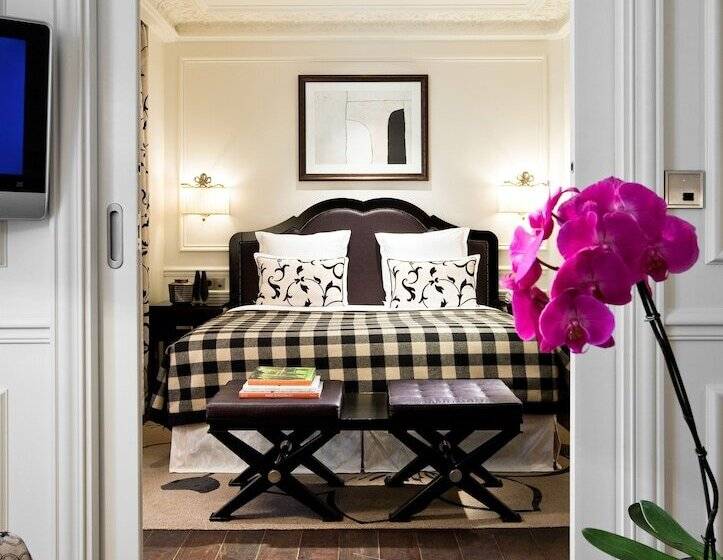 Deluxe Suite King Bed, Keppler