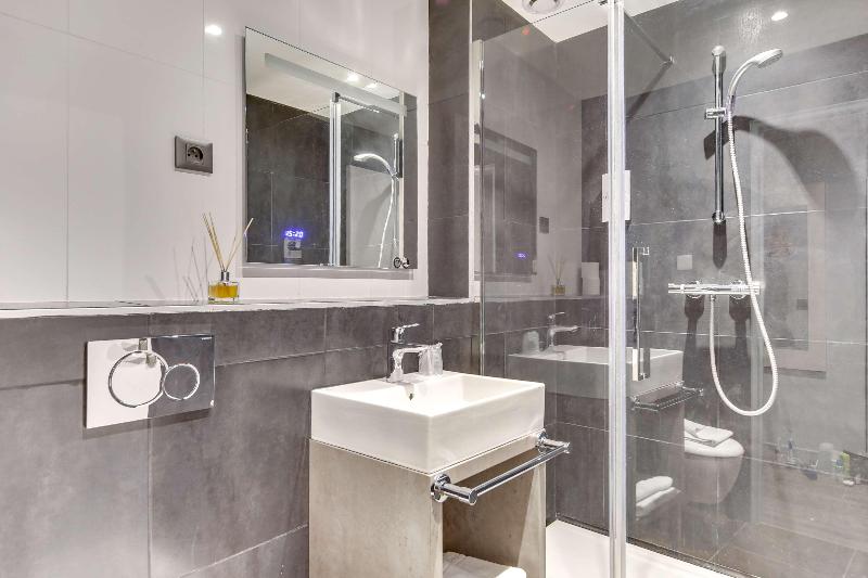 スタンダードトリプルルーム, Kyriad Paris 12 Nation