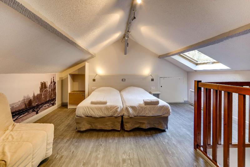 スタンダードトリプルルーム, Kyriad Paris 12 Nation