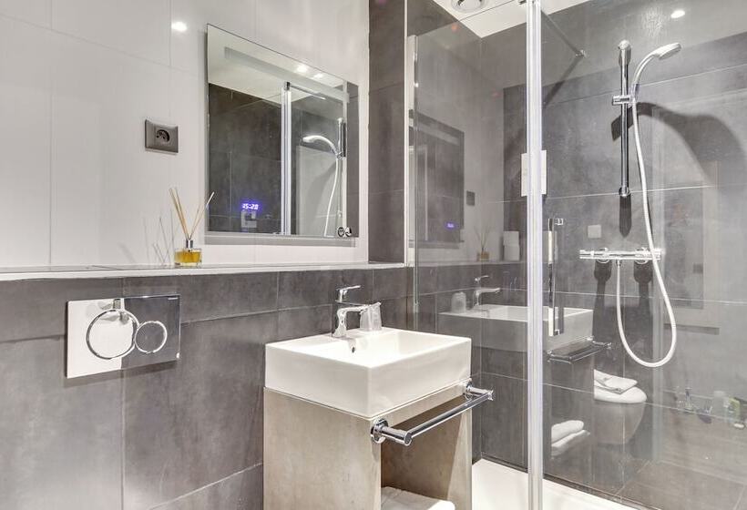 スタンダード４人部屋, Kyriad Paris 12 Nation