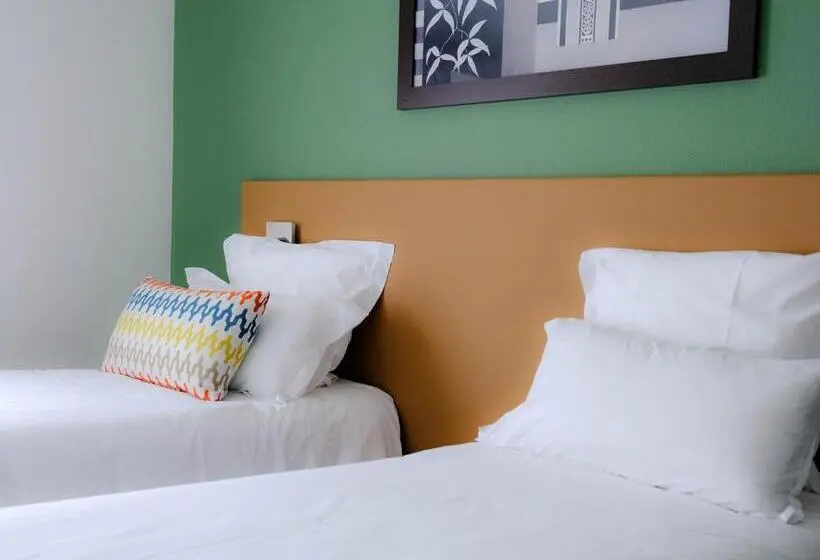 1ベッドルームアパートメントをつなぐ, Logis Hôtel De L Europe