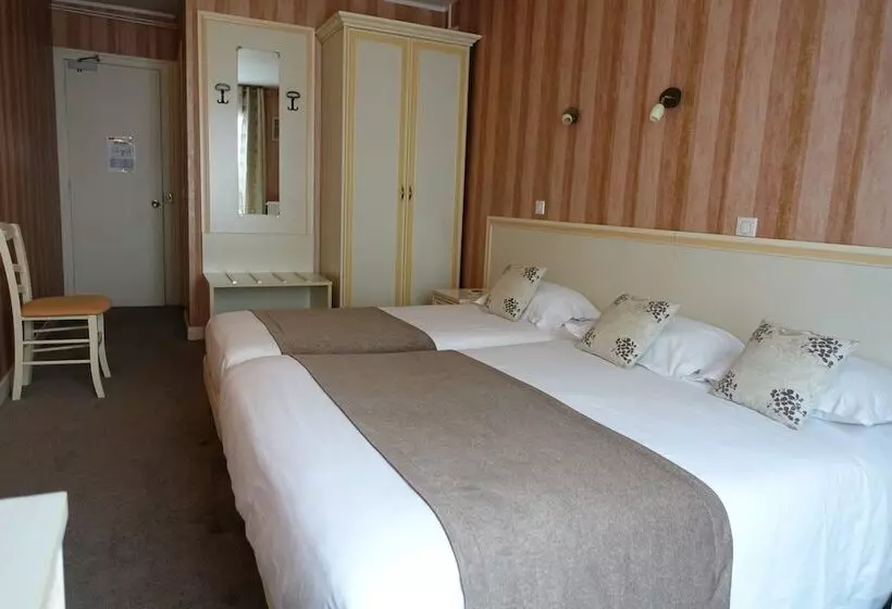 スタンダードトリプルルーム, Logis Hôtel Emeraude