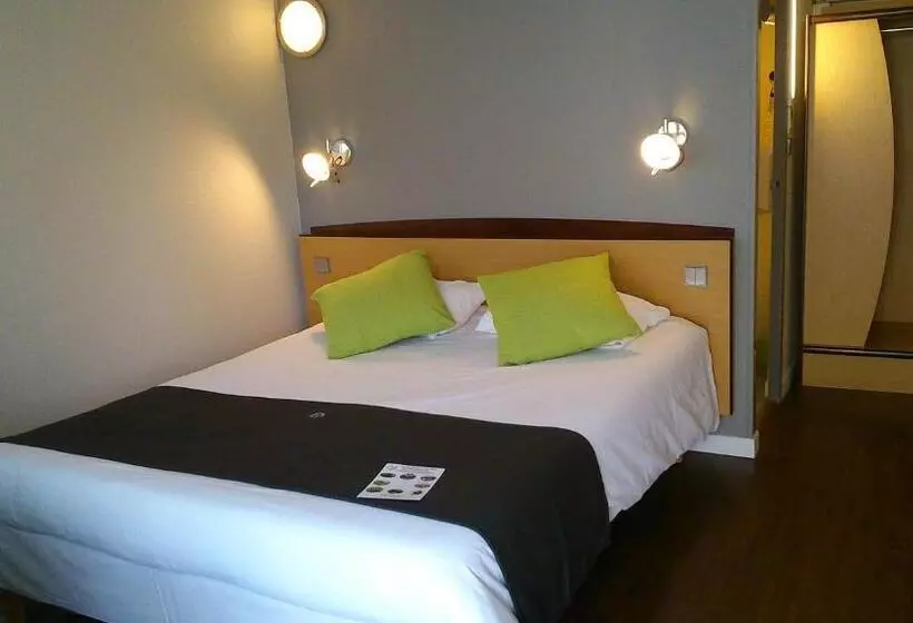 اتاق خانوادگی, Campanile Saumur