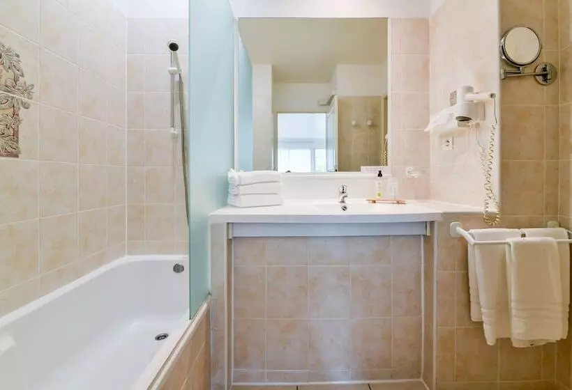 Comfort Triple Room, Restaurant La Forestiere