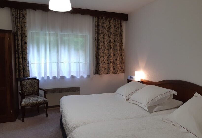 スタンダードトリプルルーム, Spa & Restaurant Logis Domaine Langmatt