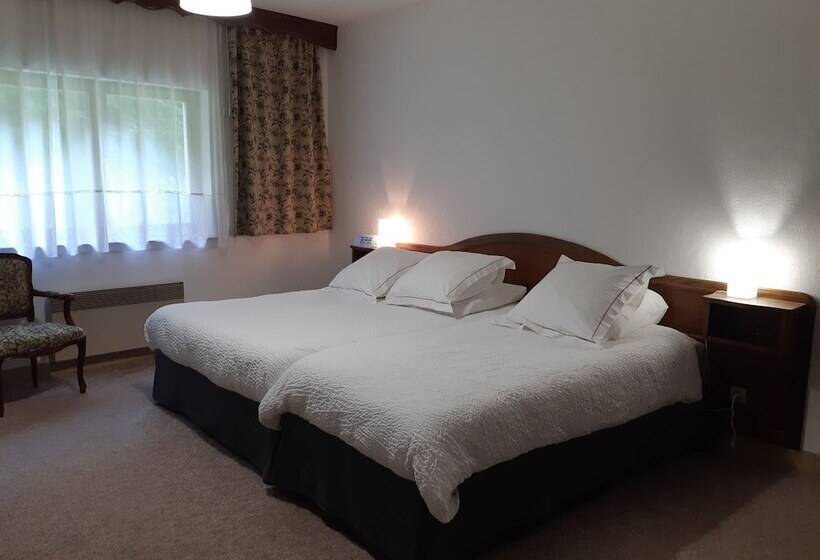 Номер Стандарт Трехместный, Spa & Restaurant Logis Domaine Langmatt