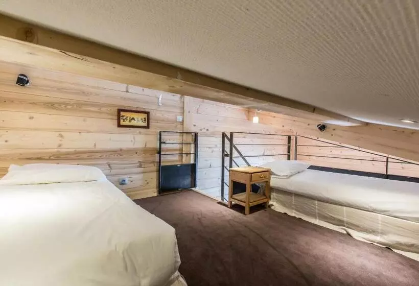 Classic-perhehuone, Chalet Hotel Crychar